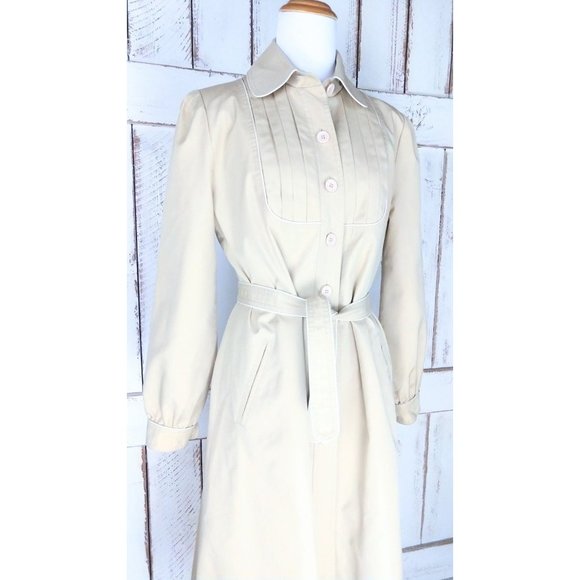 Vintage trench coat/rain jacket/belted spy coat - Picture 2 of 5